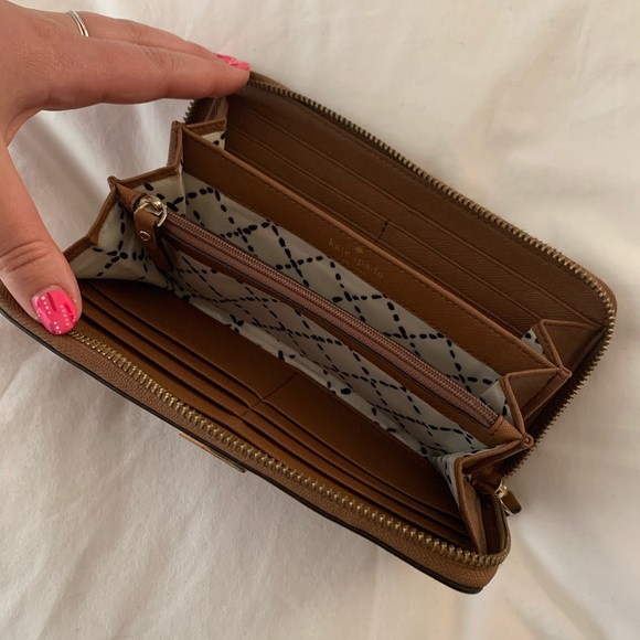 Wallet - Picture 2 of 3